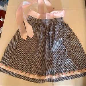 Apron, black/white checkered apron w/ rose detail